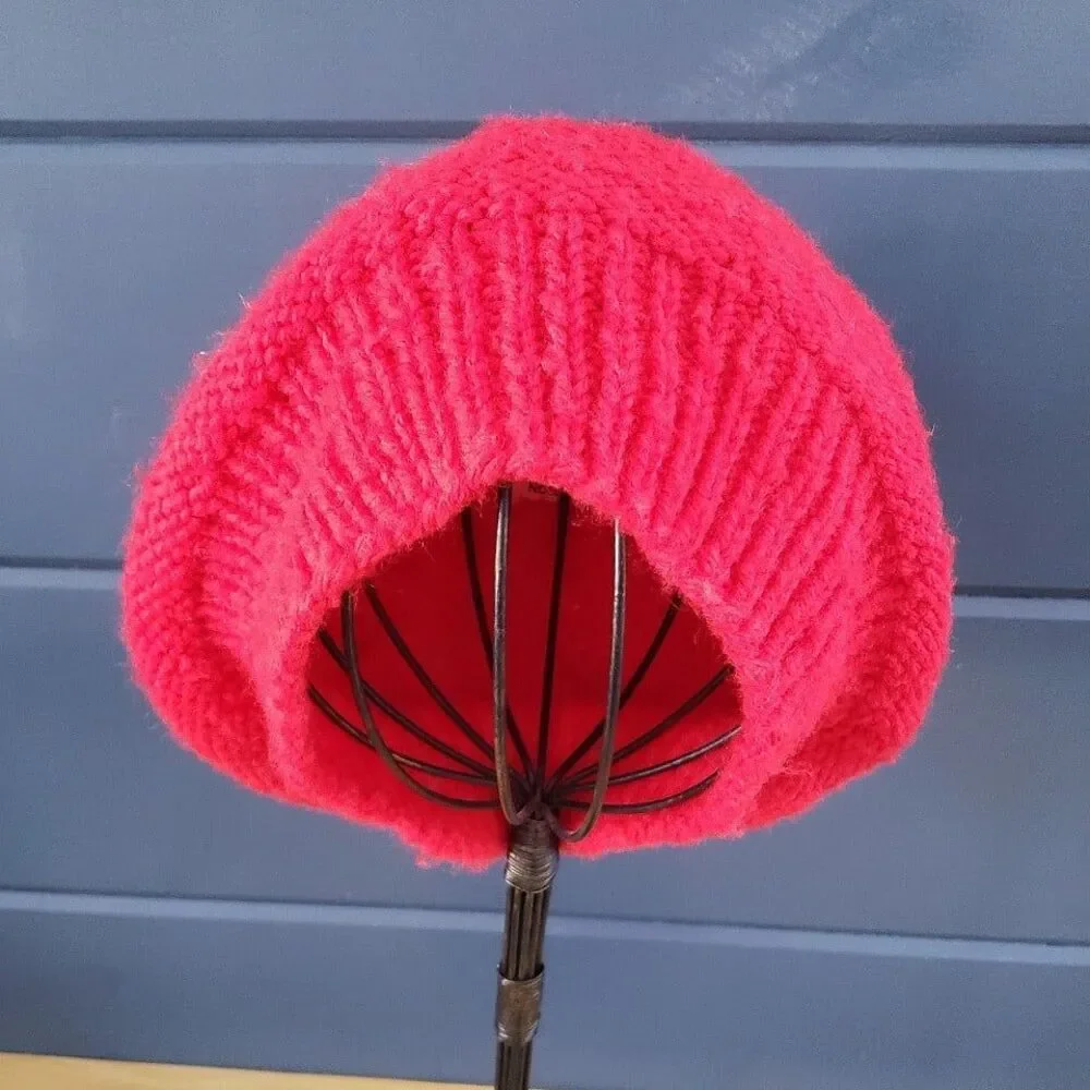 Vintage Red Knit Beret‎ - Picture 4 of 5